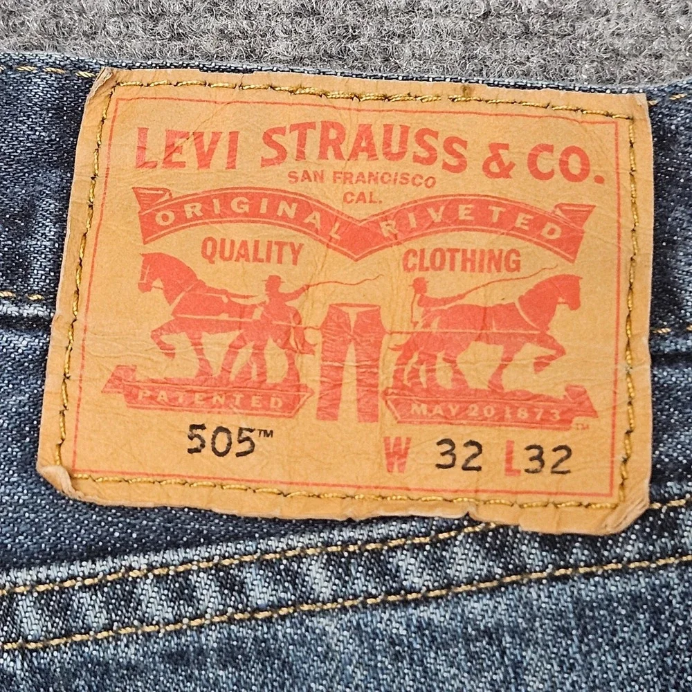 Levis 505 Regular Fit Jeans Mens 32x32 Blue Denim Straight Leg Casual Workwear